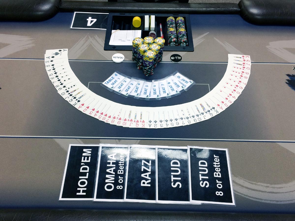 Poker_Tournament_Table